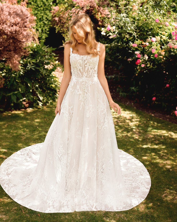 Aria by Pronovias